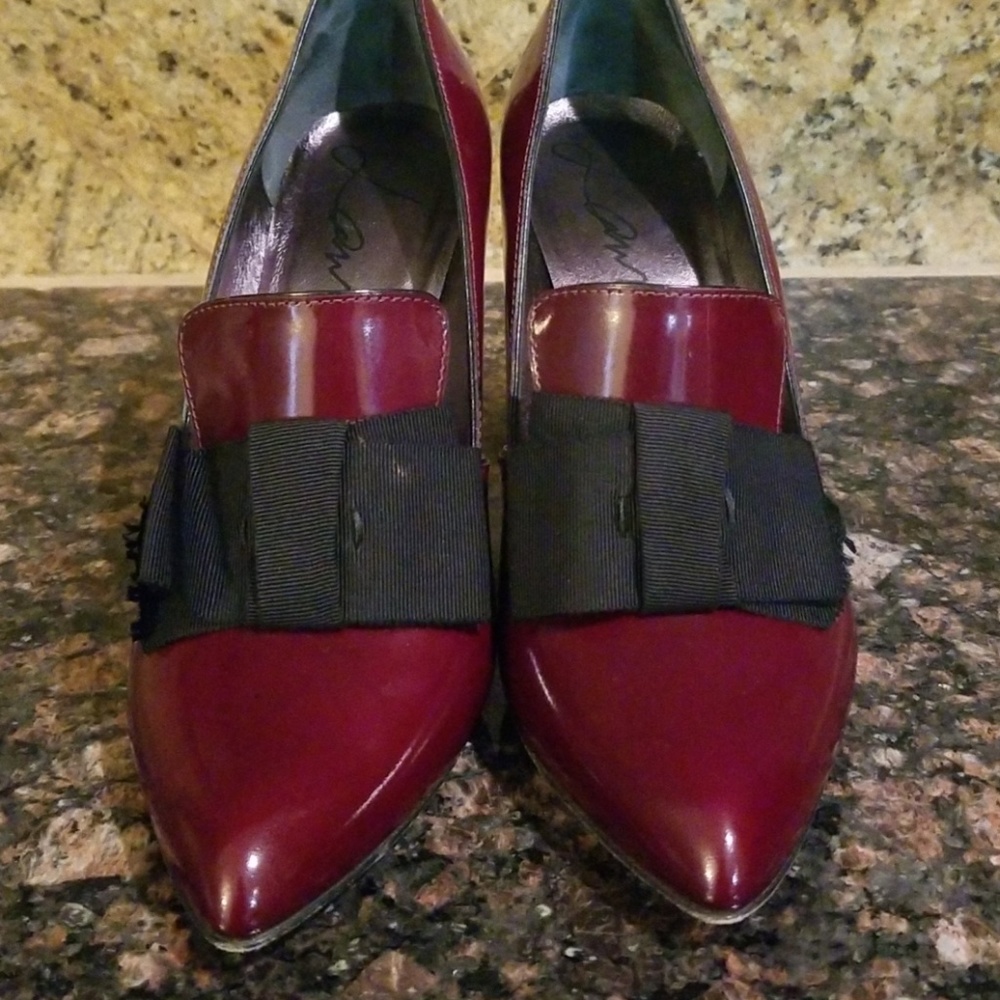 Shoes - Picture 3 of 4